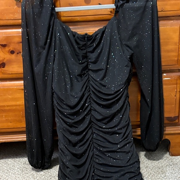 Chic Black Long Sleeve Dress with Sparkle - Picture 5 of 5